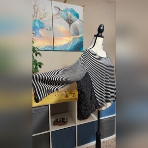 En Créme Large Black White Striped Lace Accent Sides Knit Top Oversized